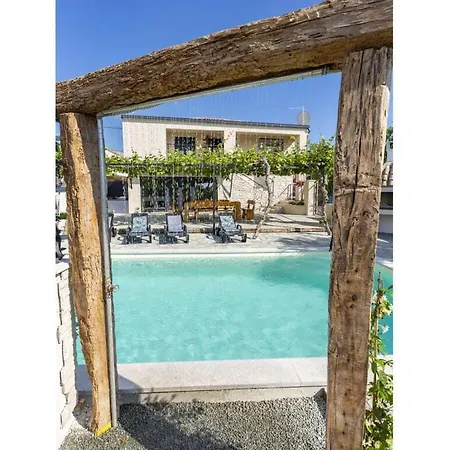 Poli Stare Nuoni Holiday home Zminj