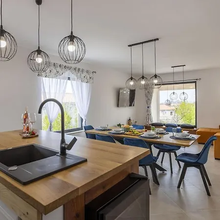 Poli Stare Nuoni Holiday home Zminj