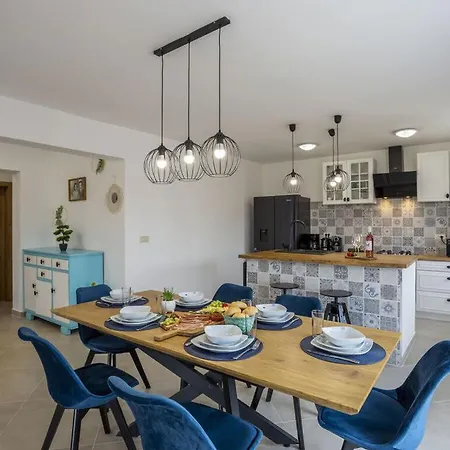 Poli Stare Nuoni Holiday home *